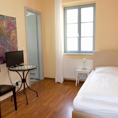 Hofgarten 1824 Hotel Garni Дрезден Экстерьер фото